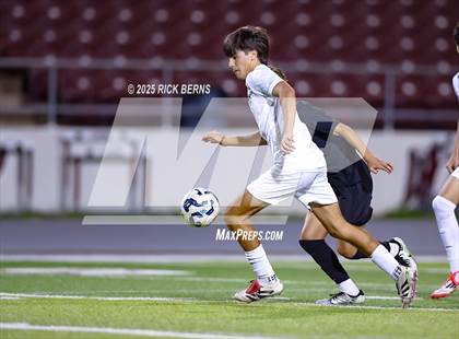 Thumbnail 3 in Grand Oaks vs Mesquite Horn (UIL 6A D2 Soccer Regional Semifinal) photogallery.