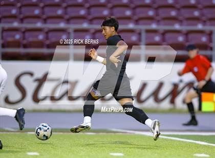 Thumbnail 2 in Grand Oaks vs Mesquite Horn (UIL 6A D2 Soccer Regional Semifinal) photogallery.