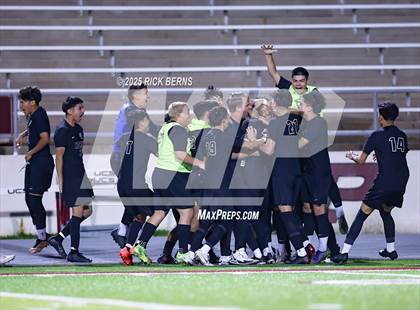 Thumbnail 2 in Grand Oaks vs Mesquite Horn (UIL 6A D2 Soccer Regional Semifinal) photogallery.