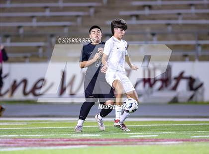 Thumbnail 2 in Grand Oaks vs Mesquite Horn (UIL 6A D2 Soccer Regional Semifinal) photogallery.