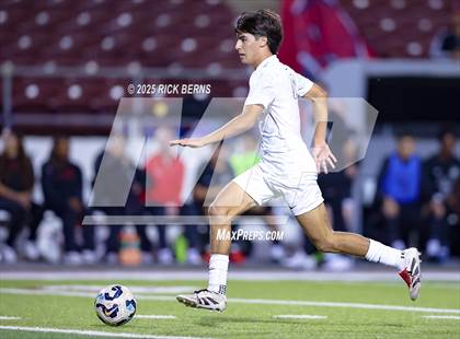 Thumbnail 2 in Grand Oaks vs Mesquite Horn (UIL 6A D2 Soccer Regional Semifinal) photogallery.