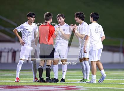 Thumbnail 2 in Grand Oaks vs Mesquite Horn (UIL 6A D2 Soccer Regional Semifinal) photogallery.