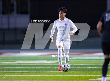 Thumbnail 3 in Grand Oaks vs Mesquite Horn (UIL 6A D2 Soccer Regional Semifinal) photogallery.