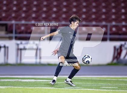 Thumbnail 2 in Grand Oaks vs Mesquite Horn (UIL 6A D2 Soccer Regional Semifinal) photogallery.