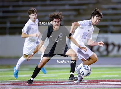 Thumbnail 2 in Grand Oaks vs Mesquite Horn (UIL 6A D2 Soccer Regional Semifinal) photogallery.