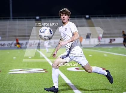 Thumbnail 2 in Grand Oaks vs Mesquite Horn (UIL 6A D2 Soccer Regional Semifinal) photogallery.