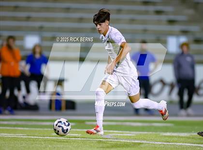 Thumbnail 2 in Grand Oaks vs Mesquite Horn (UIL 6A D2 Soccer Regional Semifinal) photogallery.