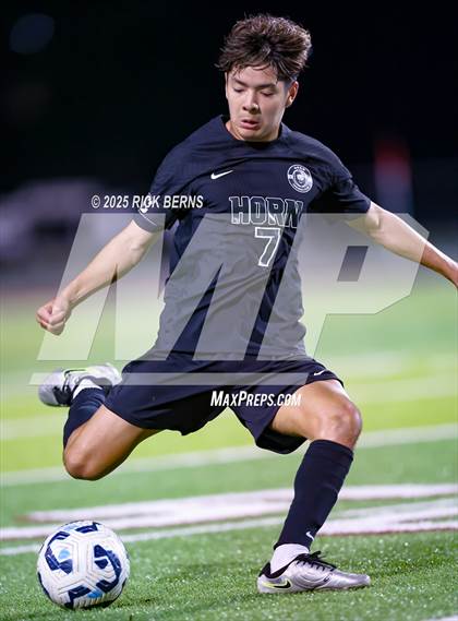 Thumbnail 3 in Grand Oaks vs Mesquite Horn (UIL 6A D2 Soccer Regional Semifinal) photogallery.
