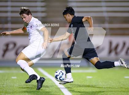 Thumbnail 2 in Grand Oaks vs Mesquite Horn (UIL 6A D2 Soccer Regional Semifinal) photogallery.