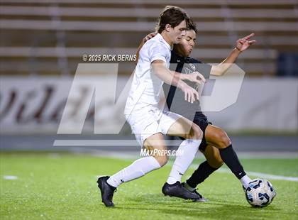 Thumbnail 2 in Grand Oaks vs Mesquite Horn (UIL 6A D2 Soccer Regional Semifinal) photogallery.