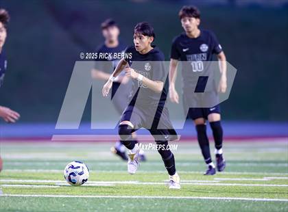 Thumbnail 2 in Grand Oaks vs Mesquite Horn (UIL 6A D2 Soccer Regional Semifinal) photogallery.