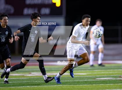 Thumbnail 2 in Grand Oaks vs Mesquite Horn (UIL 6A D2 Soccer Regional Semifinal) photogallery.