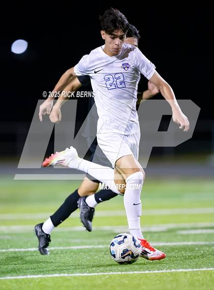 Thumbnail 3 in Grand Oaks vs Mesquite Horn (UIL 6A D2 Soccer Regional Semifinal) photogallery.