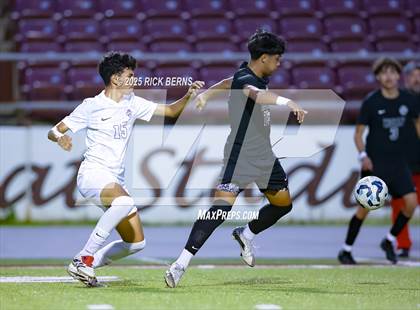 Thumbnail 2 in Grand Oaks vs Mesquite Horn (UIL 6A D2 Soccer Regional Semifinal) photogallery.