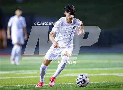Thumbnail 2 in Grand Oaks vs Mesquite Horn (UIL 6A D2 Soccer Regional Semifinal) photogallery.