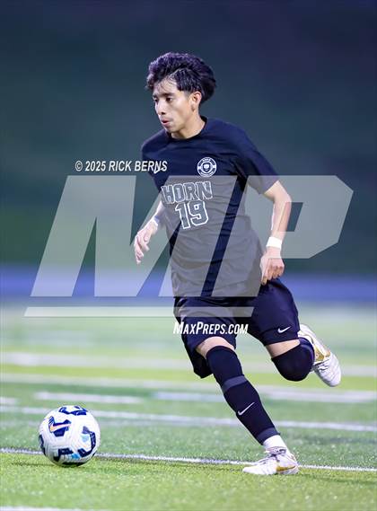Thumbnail 2 in Grand Oaks vs Mesquite Horn (UIL 6A D2 Soccer Regional Semifinal) photogallery.