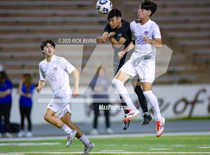 Thumbnail 2 in Grand Oaks vs Mesquite Horn (UIL 6A D2 Soccer Regional Semifinal) photogallery.