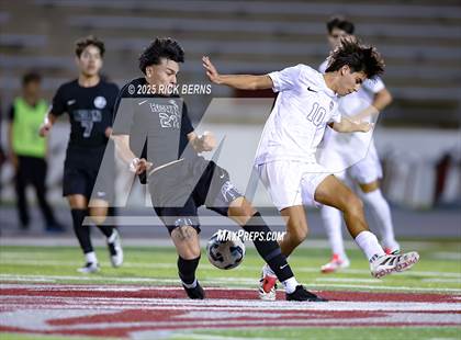 Thumbnail 2 in Grand Oaks vs Mesquite Horn (UIL 6A D2 Soccer Regional Semifinal) photogallery.