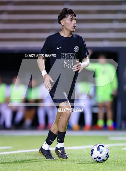 Thumbnail 3 in Grand Oaks vs Mesquite Horn (UIL 6A D2 Soccer Regional Semifinal) photogallery.