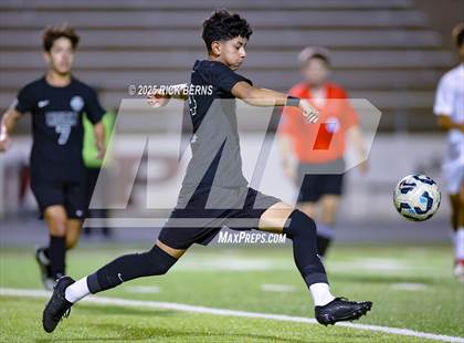 Thumbnail 2 in Grand Oaks vs Mesquite Horn (UIL 6A D2 Soccer Regional Semifinal) photogallery.