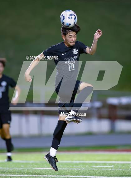 Thumbnail 2 in Grand Oaks vs Mesquite Horn (UIL 6A D2 Soccer Regional Semifinal) photogallery.