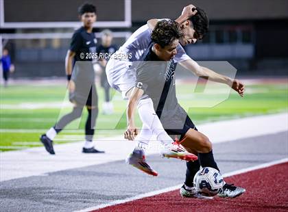 Thumbnail 2 in Grand Oaks vs Mesquite Horn (UIL 6A D2 Soccer Regional Semifinal) photogallery.