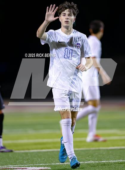 Thumbnail 2 in Grand Oaks vs Mesquite Horn (UIL 6A D2 Soccer Regional Semifinal) photogallery.