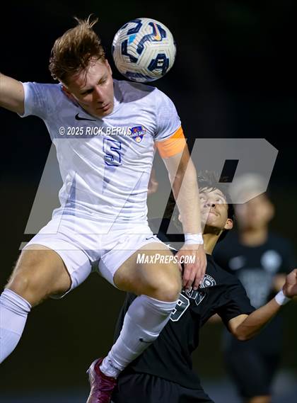 Thumbnail 2 in Grand Oaks vs Mesquite Horn (UIL 6A D2 Soccer Regional Semifinal) photogallery.