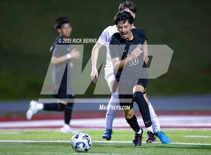 Thumbnail 2 in Grand Oaks vs Mesquite Horn (UIL 6A D2 Soccer Regional Semifinal) photogallery.