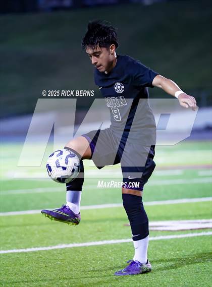 Thumbnail 2 in Grand Oaks vs Mesquite Horn (UIL 6A D2 Soccer Regional Semifinal) photogallery.