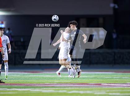 Thumbnail 2 in Grand Oaks vs Mesquite Horn (UIL 6A D2 Soccer Regional Semifinal) photogallery.