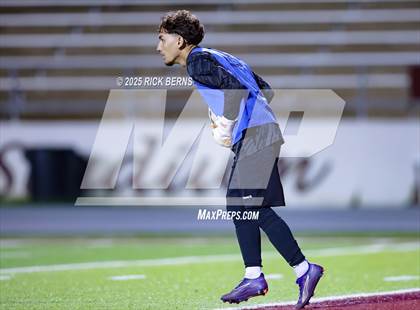 Thumbnail 1 in Grand Oaks vs Mesquite Horn (UIL 6A D2 Soccer Regional Semifinal) photogallery.