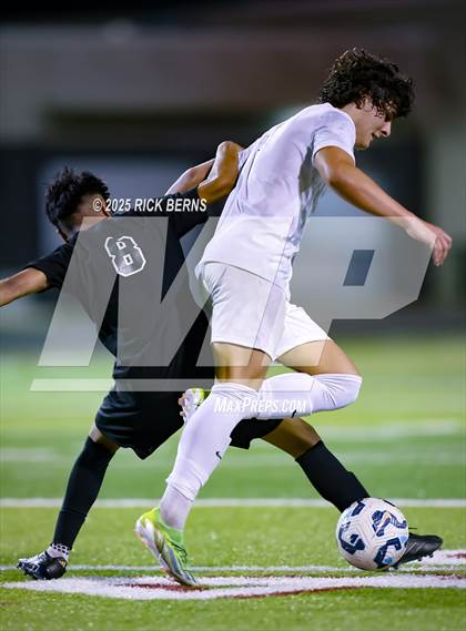 Thumbnail 2 in Grand Oaks vs Mesquite Horn (UIL 6A D2 Soccer Regional Semifinal) photogallery.
