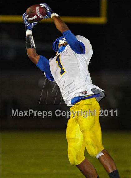 Thumbnail 1 in Northview vs. San Dimas photogallery.