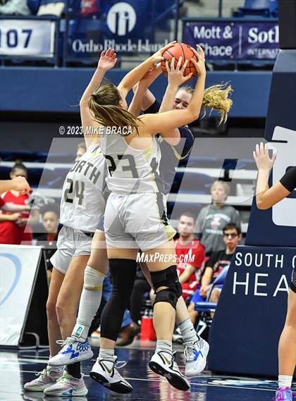 Thumbnail 1 in St. Mary Academy-Bay View vs. North Kingstown (RIIL State Final) photogallery.