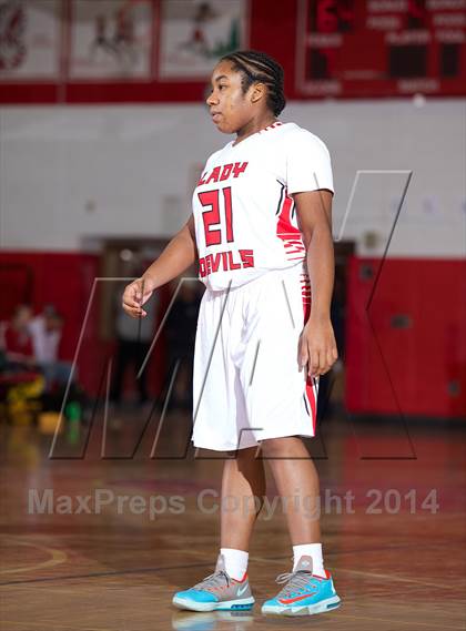 Thumbnail 2 in Long Beach @ Freeport (Section 8 Class AA Quarterfinal) photogallery.