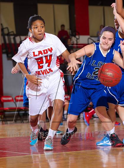 Thumbnail 3 in Long Beach @ Freeport (Section 8 Class AA Quarterfinal) photogallery.