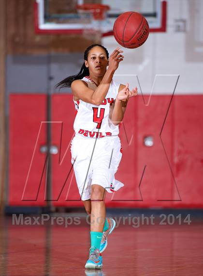 Thumbnail 2 in Long Beach @ Freeport (Section 8 Class AA Quarterfinal) photogallery.