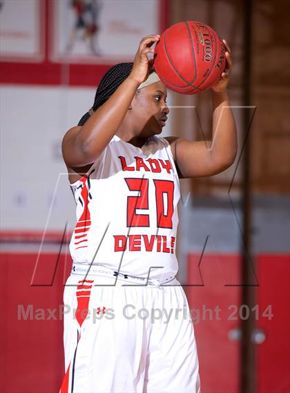 Thumbnail 3 in Long Beach @ Freeport (Section 8 Class AA Quarterfinal) photogallery.