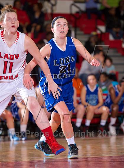 Thumbnail 1 in Long Beach @ Freeport (Section 8 Class AA Quarterfinal) photogallery.