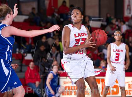 Thumbnail 1 in Long Beach @ Freeport (Section 8 Class AA Quarterfinal) photogallery.