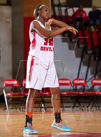 Thumbnail 2 in Long Beach @ Freeport (Section 8 Class AA Quarterfinal) photogallery.