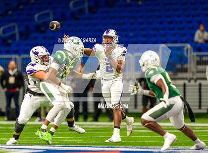 Thumbnail 2 in DeSoto vs Willis (UIL 6A D2 Reginal footbal playoff) photogallery.