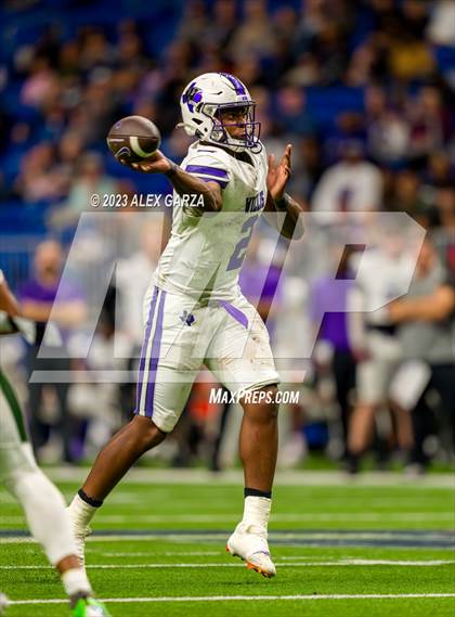 Thumbnail 2 in DeSoto vs Willis (UIL 6A D2 Reginal footbal playoff) photogallery.