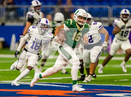 Thumbnail 2 in DeSoto vs Willis (UIL 6A D2 Reginal footbal playoff) photogallery.
