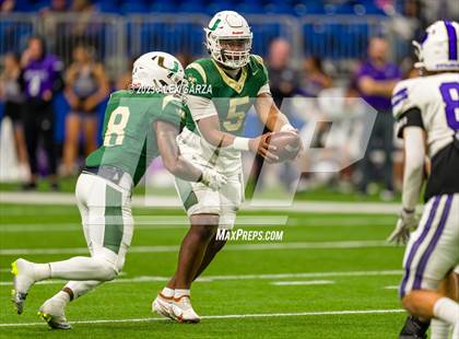 Thumbnail 2 in DeSoto vs Willis (UIL 6A D2 Reginal footbal playoff) photogallery.