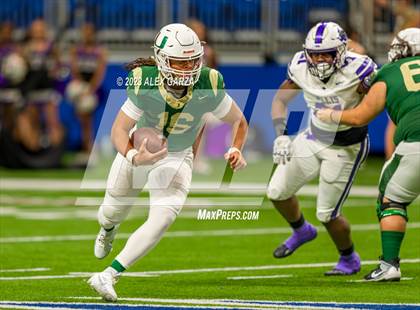 Thumbnail 2 in DeSoto vs Willis (UIL 6A D2 Reginal footbal playoff) photogallery.