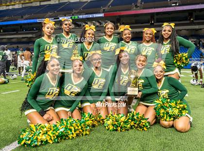 Thumbnail 3 in DeSoto vs Willis (UIL 6A D2 Reginal footbal playoff) photogallery.