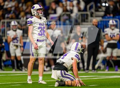 Thumbnail 3 in DeSoto vs Willis (UIL 6A D2 Reginal footbal playoff) photogallery.