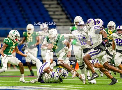 Thumbnail 3 in DeSoto vs Willis (UIL 6A D2 Reginal footbal playoff) photogallery.